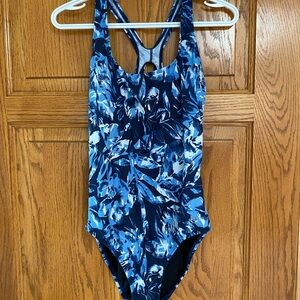 4 speedo swimsuits - all in EUC, all size 8